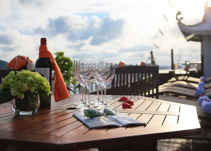 Royal Boutique Cruises 3* Ha Long