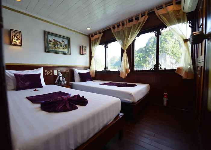 Royal Boutique Cruises  3*