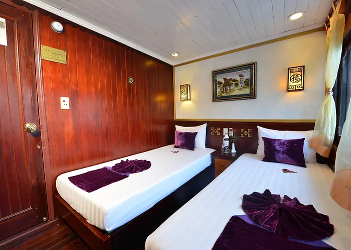 Royal Boutique Cruises 3*