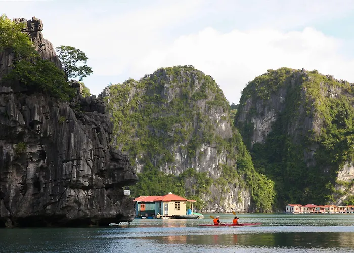 Royal Boutique Cruises 3*